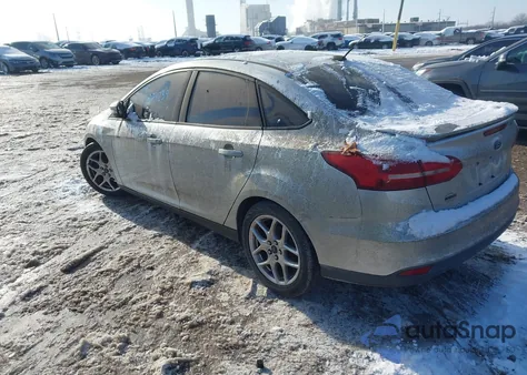 2015 Ford Focus Se z USA, uszkodzony, nr VIN 1FADP3F21FL302515